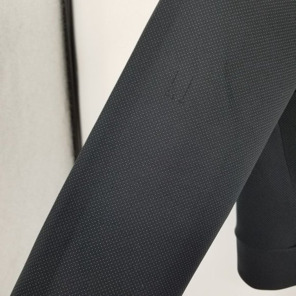 Under Armour Black Loose Fit Scuba Material Pullover Size Large - Picture 9 of 13